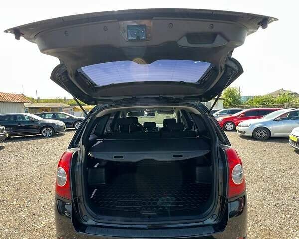 Черный Шевроле Каптива, объемом двигателя 2.41 л и пробегом 221 тыс. км за 6990 $, фото 12 на Automoto.ua