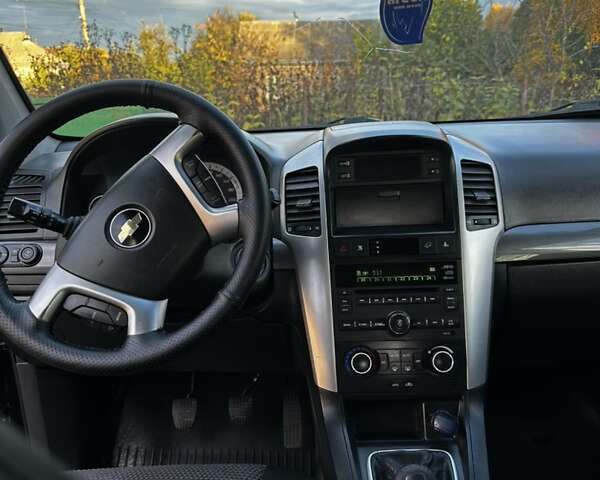 Черный Шевроле Каптива, объемом двигателя 2.4 л и пробегом 205 тыс. км за 8000 $, фото 27 на Automoto.ua