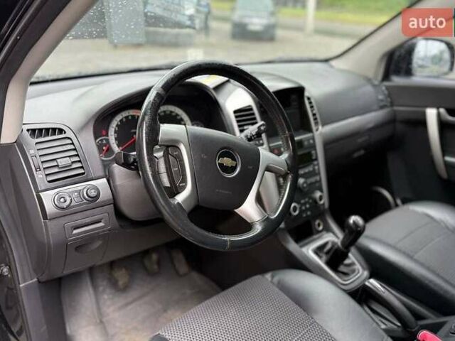 Черный Шевроле Каптива, объемом двигателя 2.41 л и пробегом 184 тыс. км за 8900 $, фото 8 на Automoto.ua