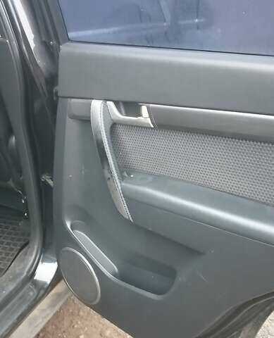 Черный Шевроле Каптива, объемом двигателя 2.4 л и пробегом 280 тыс. км за 7100 $, фото 10 на Automoto.ua