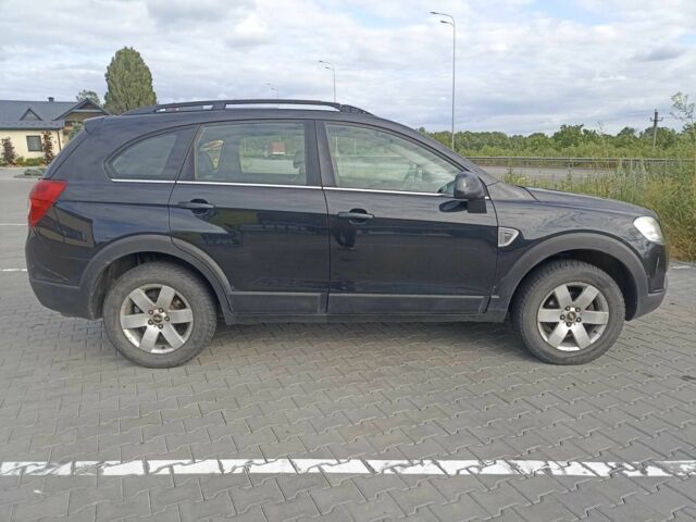 Черный Шевроле Каптива, объемом двигателя 2.4 л и пробегом 215 тыс. км за 7500 $, фото 11 на Automoto.ua