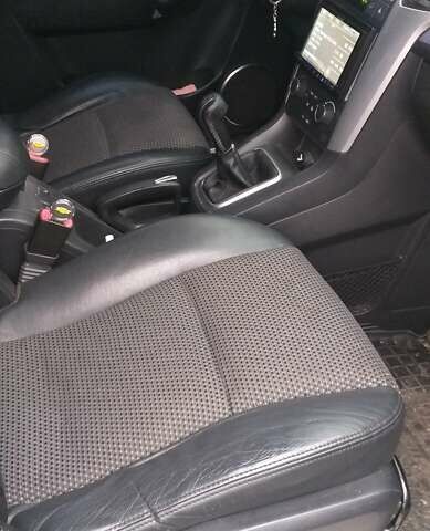 Черный Шевроле Каптива, объемом двигателя 2.4 л и пробегом 280 тыс. км за 7100 $, фото 8 на Automoto.ua