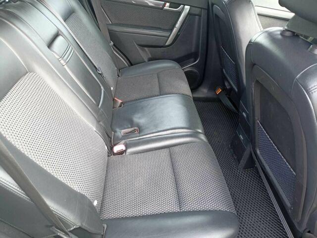 Черный Шевроле Каптива, объемом двигателя 2.4 л и пробегом 215 тыс. км за 7500 $, фото 7 на Automoto.ua