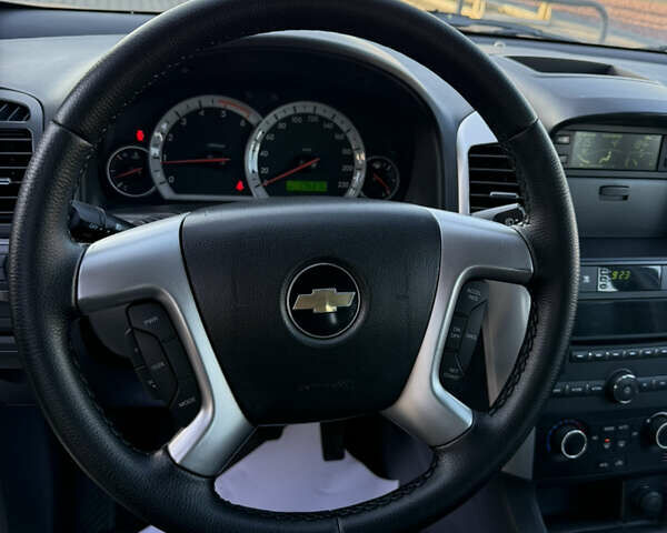 Черный Шевроле Каптива, объемом двигателя 2 л и пробегом 176 тыс. км за 10750 $, фото 23 на Automoto.ua