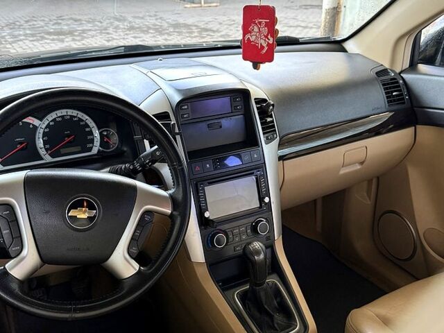 Чорний Шевроле Каптіва, об'ємом двигуна 2 л та пробігом 300 тис. км за 4900 $, фото 7 на Automoto.ua