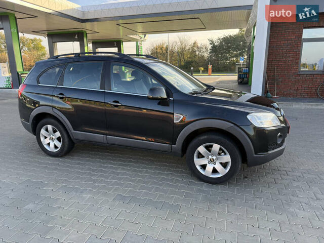 Черный Шевроле Каптива, объемом двигателя 2 л и пробегом 176 тыс. км за 10750 $, фото 3 на Automoto.ua