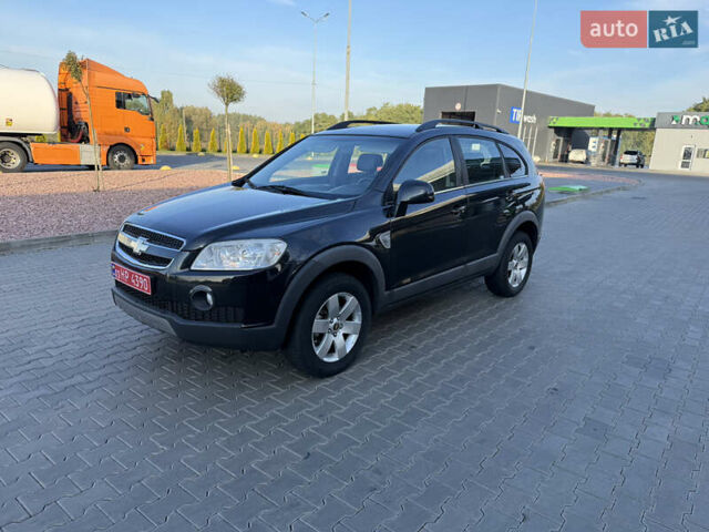 Черный Шевроле Каптива, объемом двигателя 2 л и пробегом 176 тыс. км за 10750 $, фото 1 на Automoto.ua