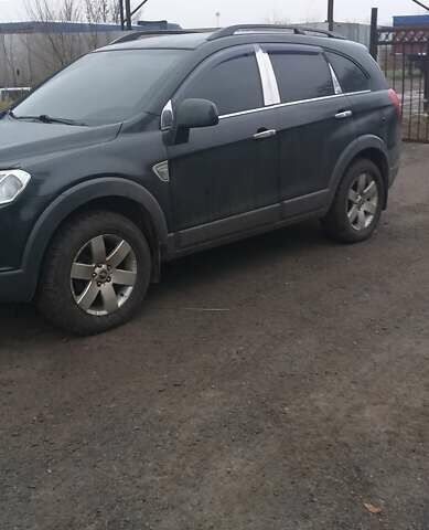 Черный Шевроле Каптива, объемом двигателя 2.4 л и пробегом 280 тыс. км за 7100 $, фото 16 на Automoto.ua