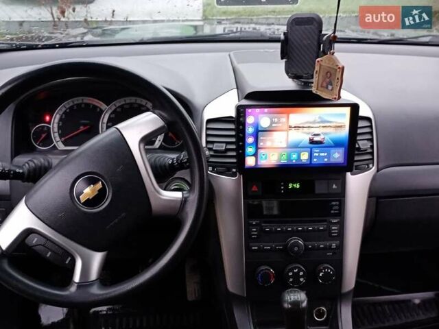 Черный Шевроле Каптива, объемом двигателя 2.41 л и пробегом 137 тыс. км за 8500 $, фото 7 на Automoto.ua