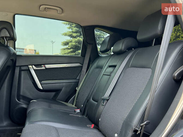 Черный Шевроле Каптива, объемом двигателя 2.41 л и пробегом 218 тыс. км за 7999 $, фото 12 на Automoto.ua