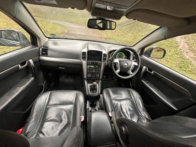 Черный Шевроле Каптива, объемом двигателя 2 л и пробегом 120 тыс. км за 3400 $, фото 5 на Automoto.ua