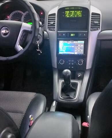 Черный Шевроле Каптива, объемом двигателя 2.4 л и пробегом 280 тыс. км за 7100 $, фото 9 на Automoto.ua