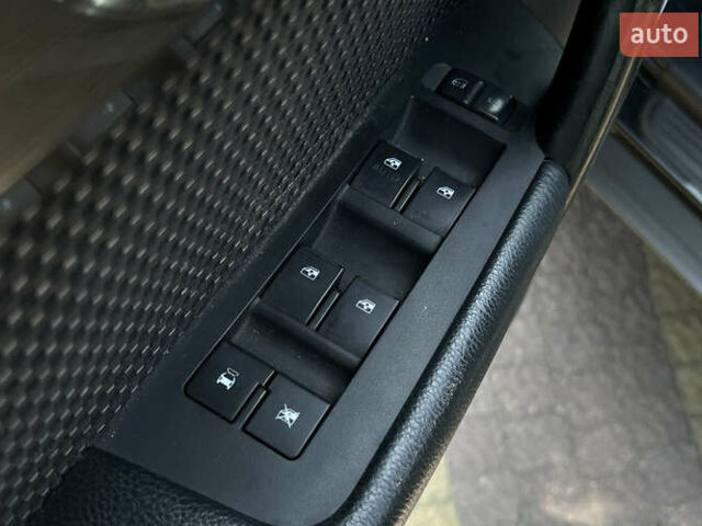 Черный Шевроле Каптива, объемом двигателя 2.41 л и пробегом 218 тыс. км за 7999 $, фото 15 на Automoto.ua