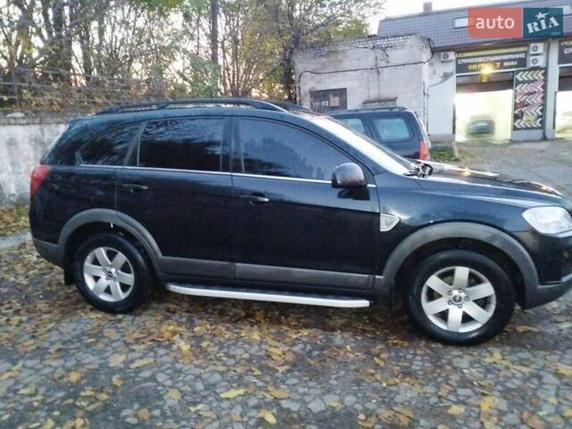 Черный Шевроле Каптива, объемом двигателя 0 л и пробегом 218 тыс. км за 9700 $, фото 6 на Automoto.ua