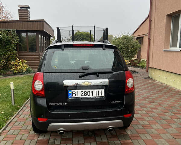 Черный Шевроле Каптива, объемом двигателя 2.4 л и пробегом 51 тыс. км за 9500 $, фото 2 на Automoto.ua