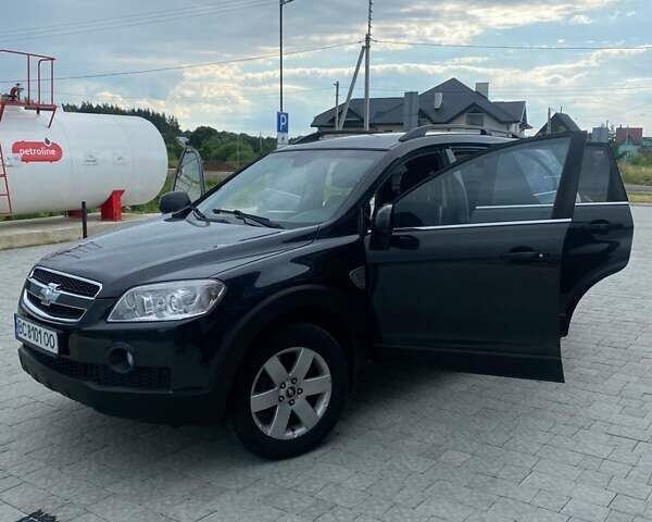 Черный Шевроле Каптива, объемом двигателя 1.99 л и пробегом 200 тыс. км за 10300 $, фото 2 на Automoto.ua