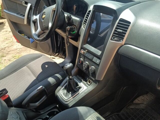 Черный Шевроле Каптива, объемом двигателя 2.4 л и пробегом 146 тыс. км за 8000 $, фото 8 на Automoto.ua