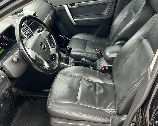 Черный Шевроле Каптива, объемом двигателя 2 л и пробегом 339 тыс. км за 10200 $, фото 14 на Automoto.ua