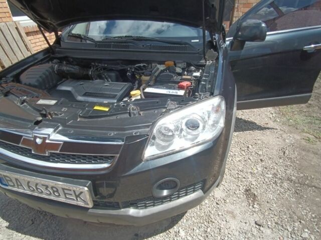 Черный Шевроле Каптива, объемом двигателя 2.4 л и пробегом 146 тыс. км за 8000 $, фото 7 на Automoto.ua