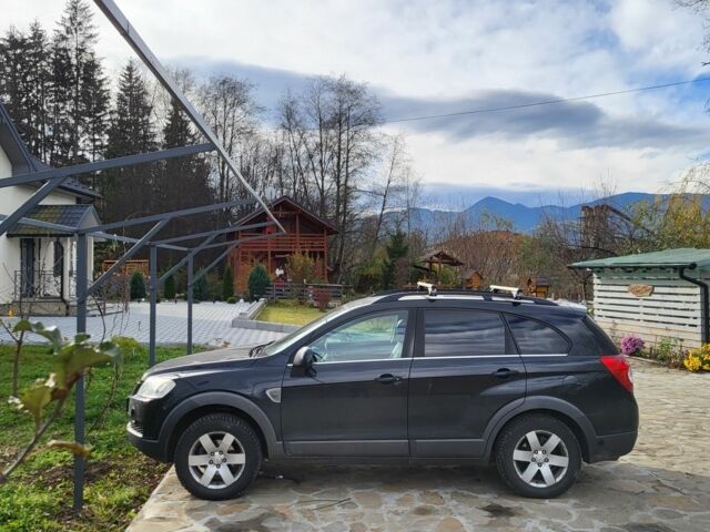 Черный Шевроле Каптива, объемом двигателя 2.4 л и пробегом 310 тыс. км за 8400 $, фото 1 на Automoto.ua