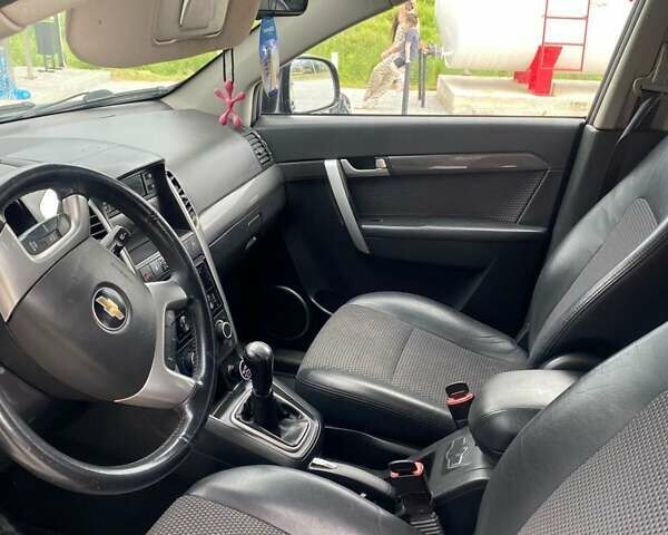 Черный Шевроле Каптива, объемом двигателя 1.99 л и пробегом 200 тыс. км за 10300 $, фото 10 на Automoto.ua