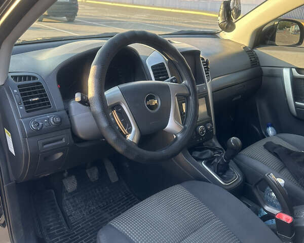 Чорний Шевроле Каптіва, об'ємом двигуна 2 л та пробігом 273 тис. км за 9500 $, фото 4 на Automoto.ua