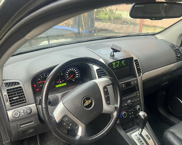 Черный Шевроле Каптива, объемом двигателя 2.4 л и пробегом 51 тыс. км за 9500 $, фото 6 на Automoto.ua