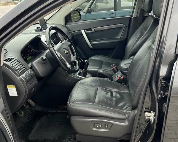 Черный Шевроле Каптива, объемом двигателя 2 л и пробегом 339 тыс. км за 10200 $, фото 13 на Automoto.ua