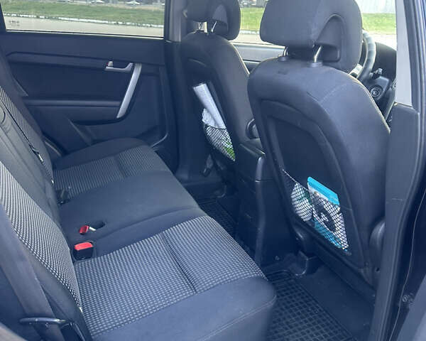 Чорний Шевроле Каптіва, об'ємом двигуна 2 л та пробігом 273 тис. км за 9500 $, фото 6 на Automoto.ua