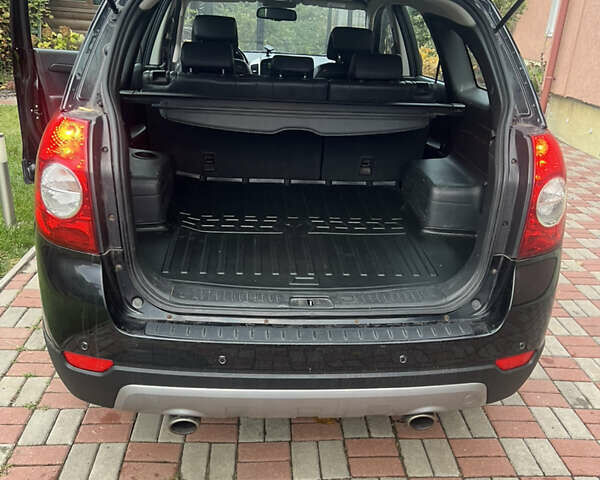 Черный Шевроле Каптива, объемом двигателя 2.4 л и пробегом 51 тыс. км за 9500 $, фото 4 на Automoto.ua