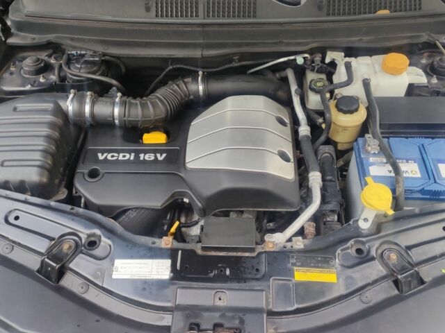 Черный Шевроле Каптива, объемом двигателя 2 л и пробегом 240 тыс. км за 4555 $, фото 4 на Automoto.ua