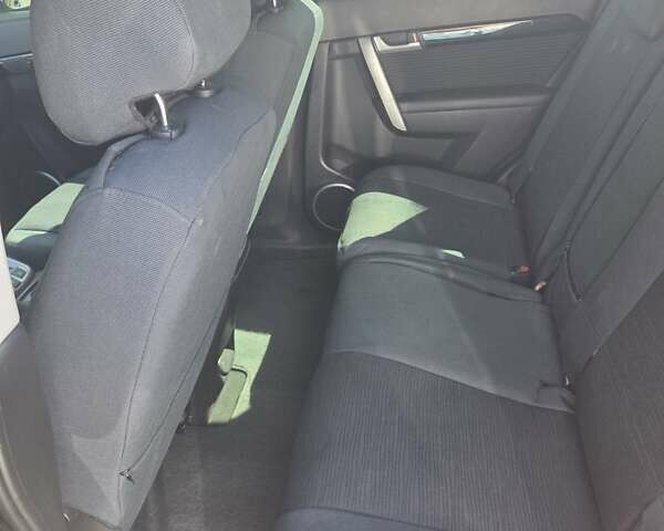 Черный Шевроле Каптива, объемом двигателя 2.38 л и пробегом 240 тыс. км за 10400 $, фото 9 на Automoto.ua