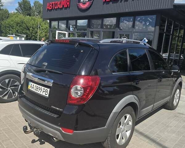 Черный Шевроле Каптива, объемом двигателя 2.38 л и пробегом 240 тыс. км за 10400 $, фото 6 на Automoto.ua