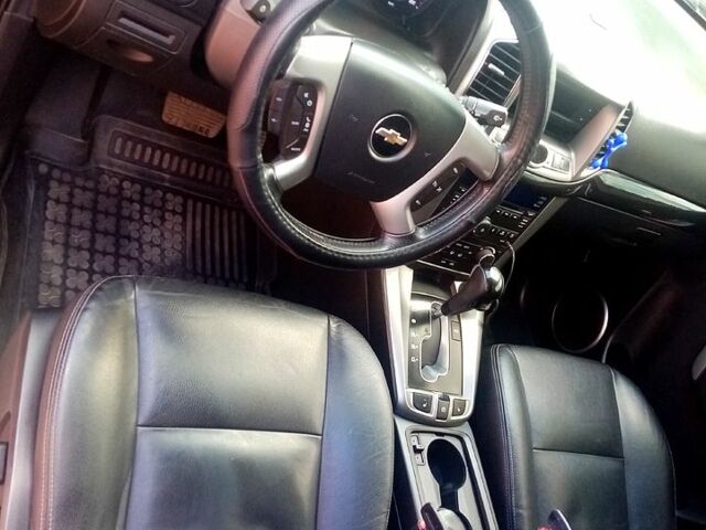 Черный Шевроле Каптива, объемом двигателя 2.2 л и пробегом 180 тыс. км за 13000 $, фото 3 на Automoto.ua