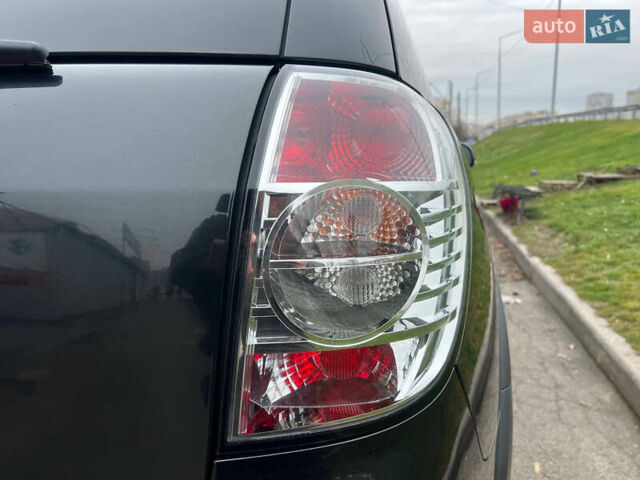 Черный Шевроле Каптива, объемом двигателя 2.2 л и пробегом 129 тыс. км за 12500 $, фото 49 на Automoto.ua