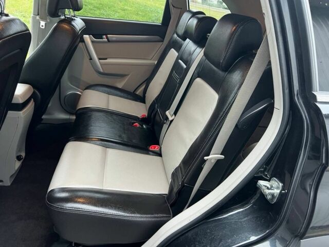 Черный Шевроле Каптива, объемом двигателя 2.2 л и пробегом 129 тыс. км за 12500 $, фото 7 на Automoto.ua