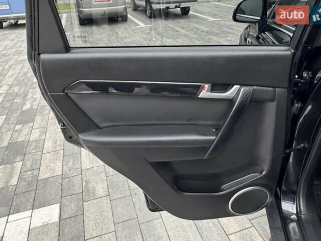 Черный Шевроле Каптива, объемом двигателя 2.2 л и пробегом 150 тыс. км за 12250 $, фото 32 на Automoto.ua