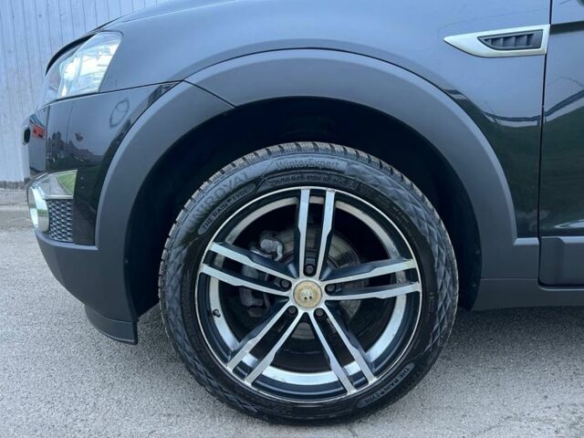 Черный Шевроле Каптива, объемом двигателя 2.2 л и пробегом 129 тыс. км за 12500 $, фото 22 на Automoto.ua