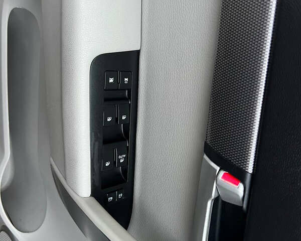 Черный Шевроле Каптива, объемом двигателя 2.2 л и пробегом 129 тыс. км за 12500 $, фото 66 на Automoto.ua