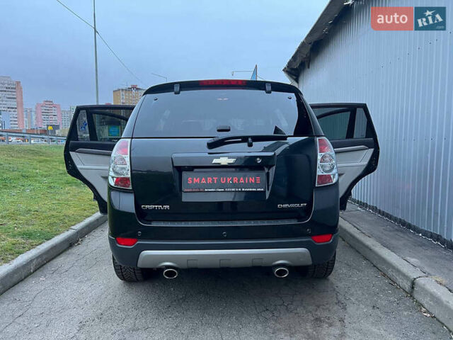 Черный Шевроле Каптива, объемом двигателя 2.2 л и пробегом 129 тыс. км за 12500 $, фото 84 на Automoto.ua