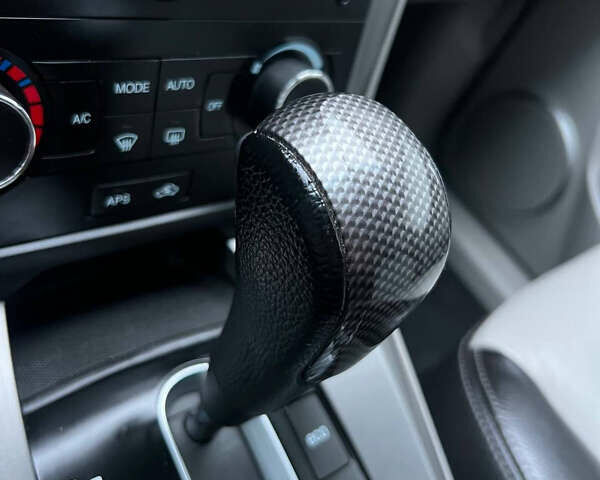 Черный Шевроле Каптива, объемом двигателя 2.2 л и пробегом 129 тыс. км за 12500 $, фото 19 на Automoto.ua