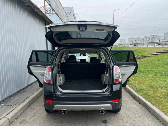 Черный Шевроле Каптива, объемом двигателя 2.2 л и пробегом 129 тыс. км за 12500 $, фото 9 на Automoto.ua