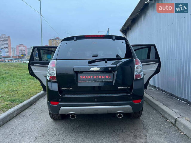 Черный Шевроле Каптива, объемом двигателя 2.2 л и пробегом 129 тыс. км за 12500 $, фото 12 на Automoto.ua