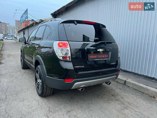 Черный Шевроле Каптива, объемом двигателя 2.2 л и пробегом 129 тыс. км за 12500 $, фото 9 на Automoto.ua