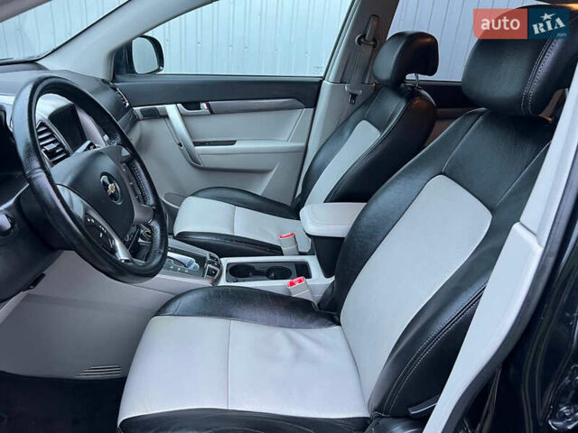 Черный Шевроле Каптива, объемом двигателя 2.2 л и пробегом 129 тыс. км за 12500 $, фото 14 на Automoto.ua