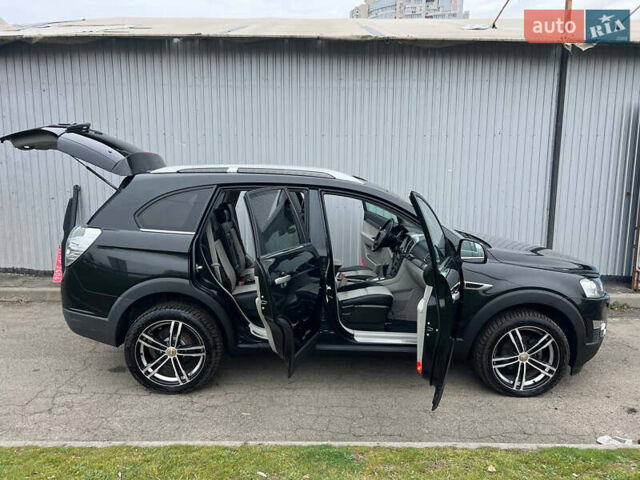 Черный Шевроле Каптива, объемом двигателя 2.2 л и пробегом 129 тыс. км за 12500 $, фото 76 на Automoto.ua