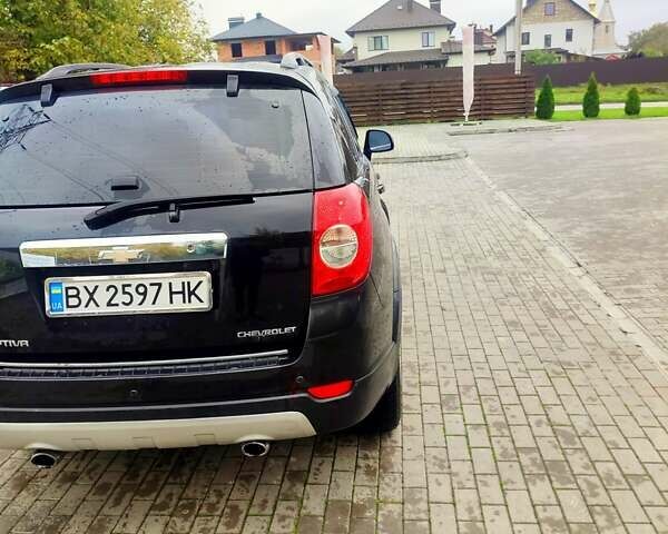 Черный Шевроле Каптива, объемом двигателя 2.2 л и пробегом 217 тыс. км за 10000 $, фото 4 на Automoto.ua