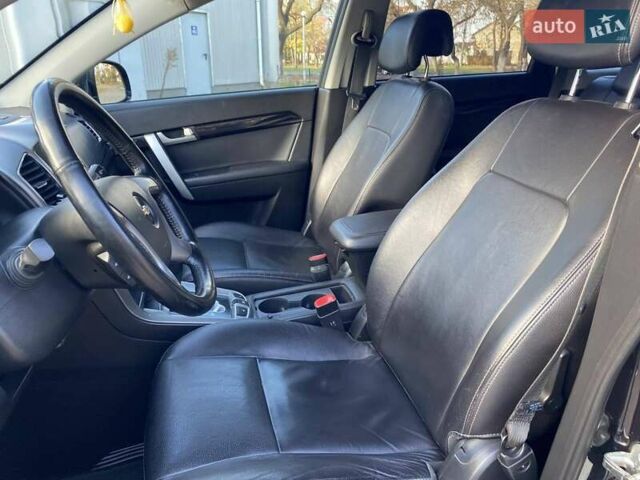 Черный Шевроле Каптива, объемом двигателя 2.4 л и пробегом 206 тыс. км за 12499 $, фото 22 на Automoto.ua