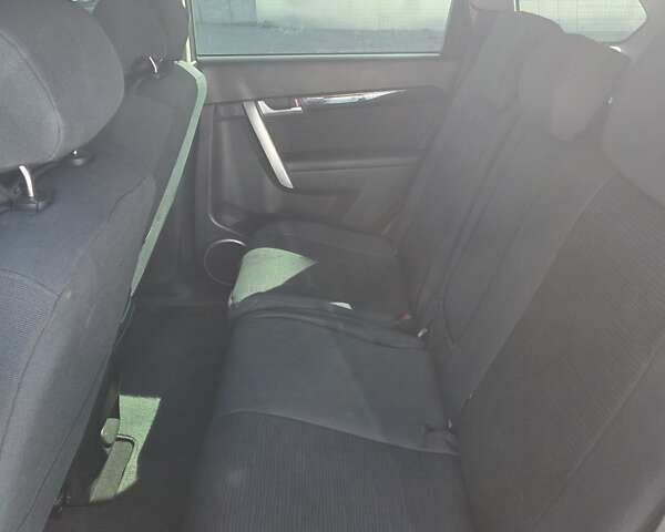 Черный Шевроле Каптива, объемом двигателя 2.38 л и пробегом 240 тыс. км за 10400 $, фото 8 на Automoto.ua