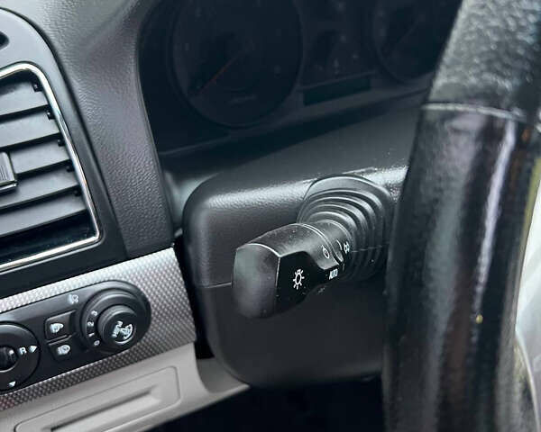 Черный Шевроле Каптива, объемом двигателя 2.2 л и пробегом 129 тыс. км за 12500 $, фото 34 на Automoto.ua